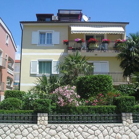 Family Apartments Ankica Crikvenica Exterior foto