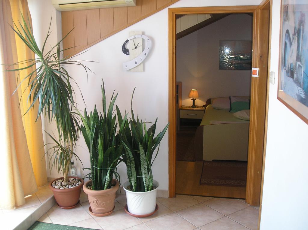 Family Apartments Ankica Crikvenica Exterior foto