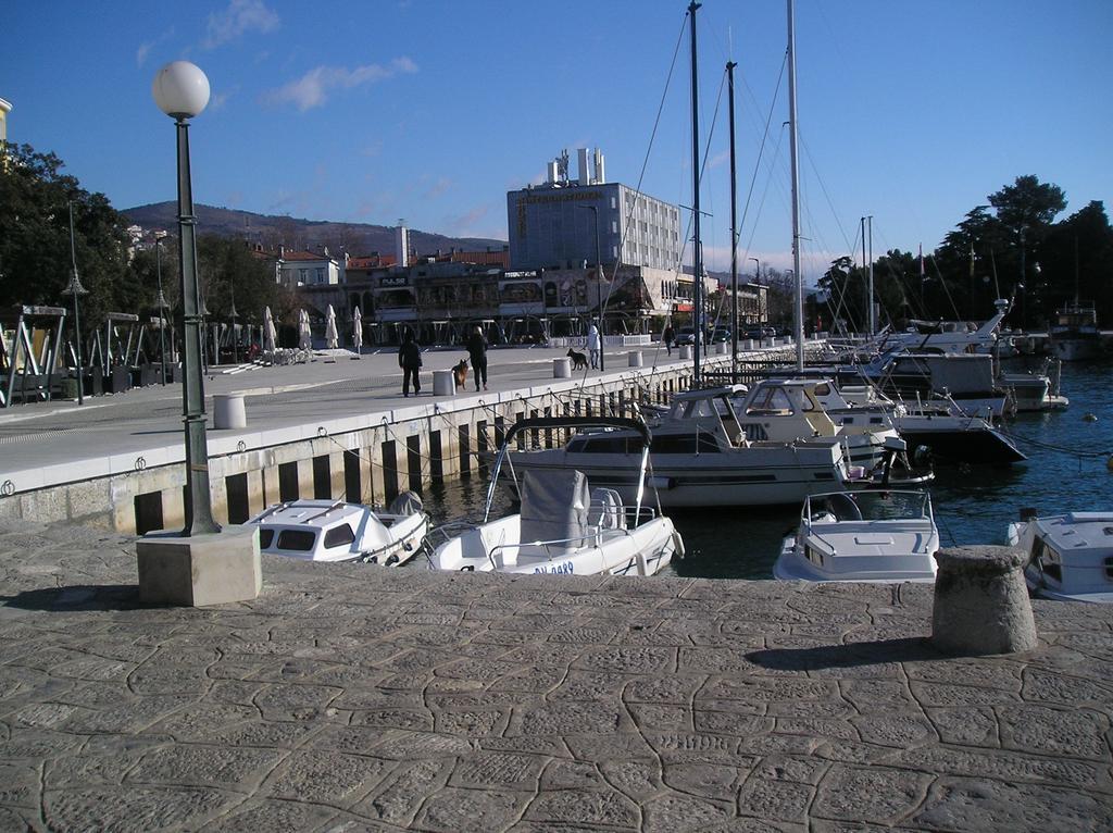 Family Apartments Ankica Crikvenica Exterior foto