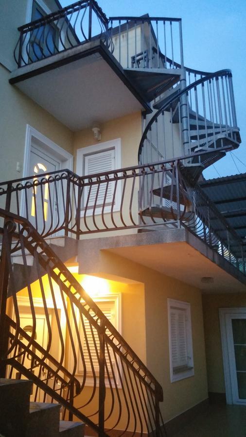 Family Apartments Ankica Crikvenica Exterior foto